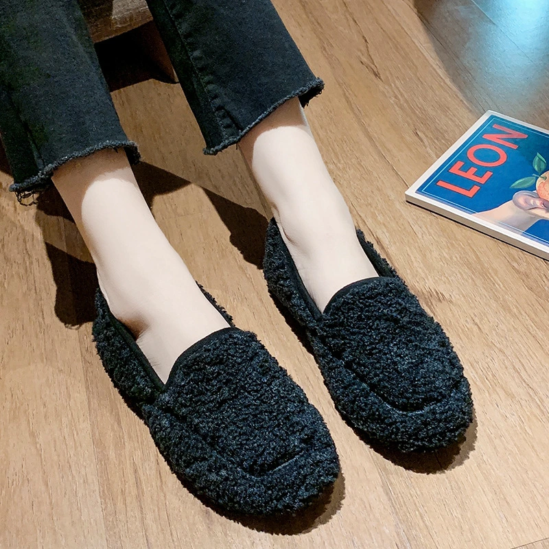 Winter High Quality Lamb Wool Keep Warm Women&prime;s Shoes Slip-on Loafers Solid Color Fluffy Flat Women Casual Shoes